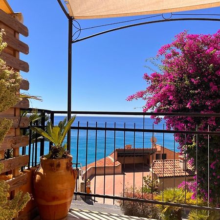 Lo Scoglio Apartment Varigotti Bagian luar foto