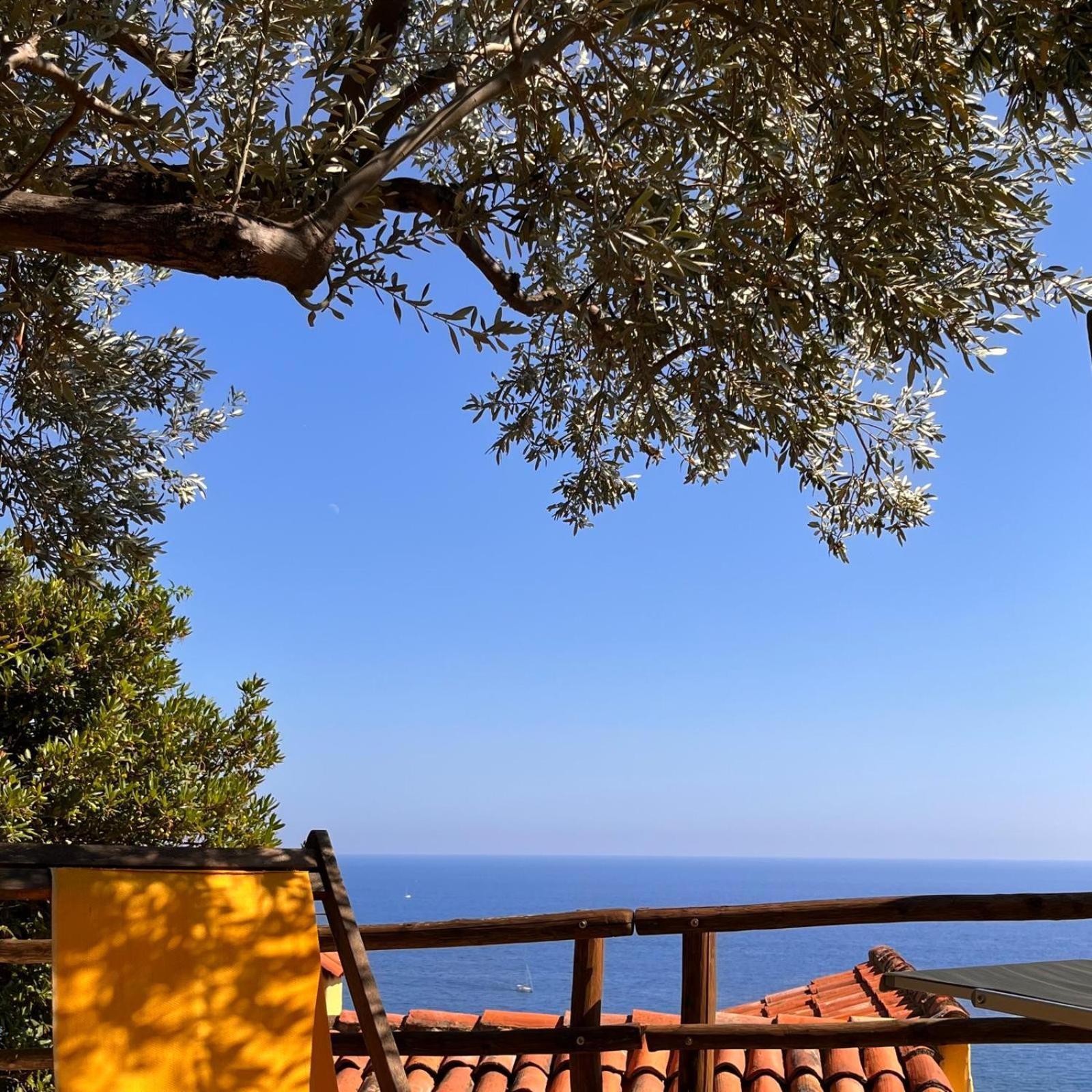 Lo Scoglio Apartment Varigotti Bagian luar foto