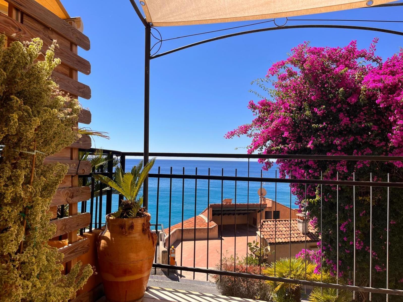 Lo Scoglio Apartment Varigotti Bagian luar foto