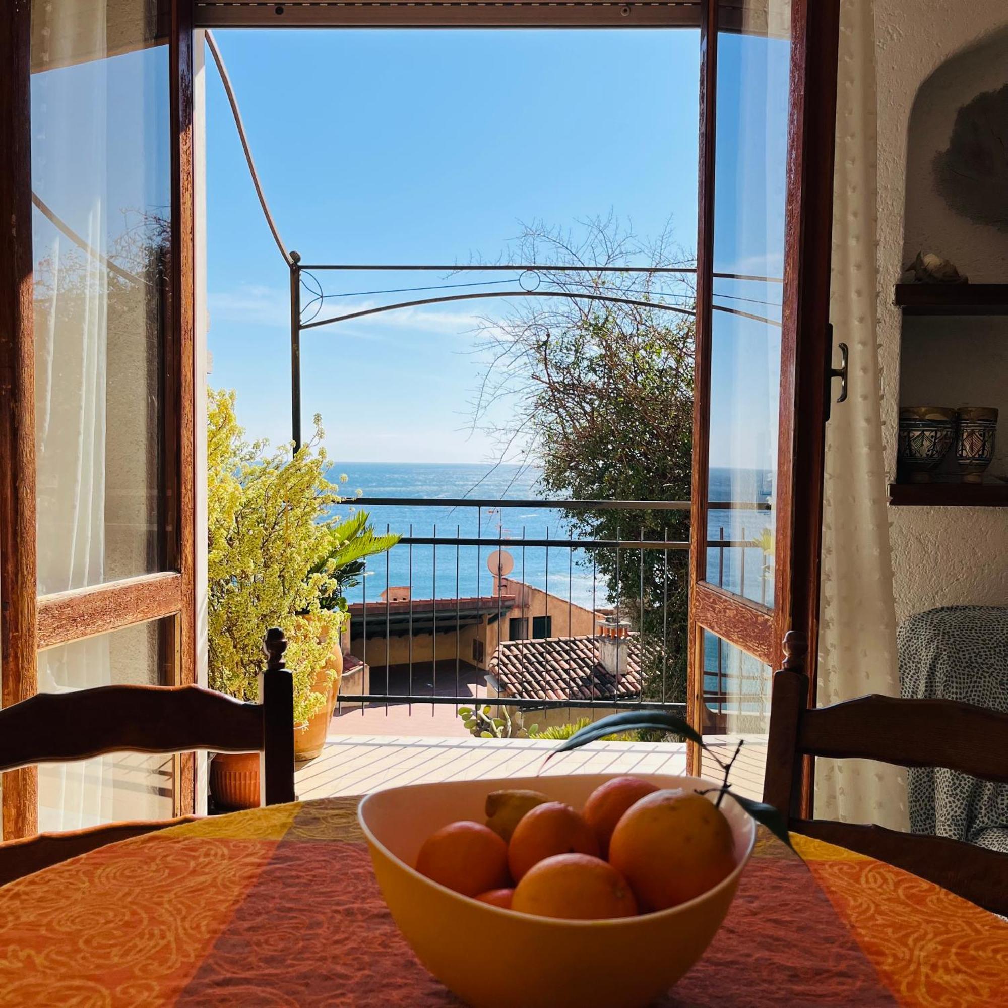 Lo Scoglio Apartment Varigotti Bagian luar foto